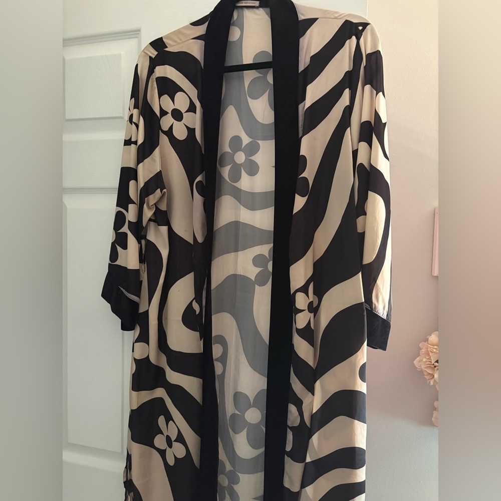 Black and Cream Floral Kimono
